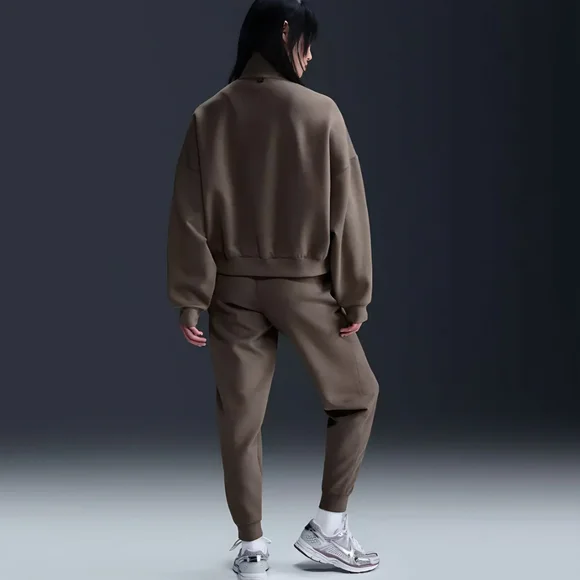 Nike 24.7 ImpossiblySoft Oversized 1/2 Zip Sweatshirt In Mink Brown, NWT - Picture 4 of 7